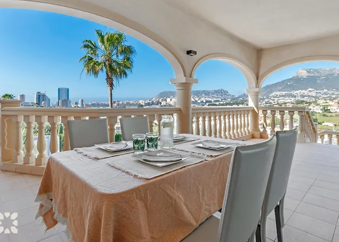 Socrates By Abahana וילה